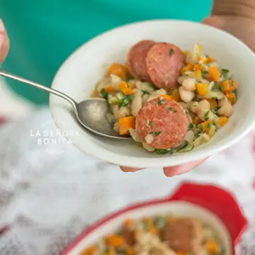 Guiso práctico de Salchichas con Habichuelas Blancas