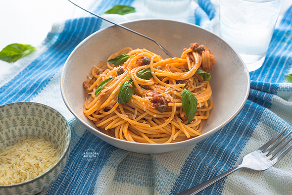 Práctica y convenient: Espaguetis a la Putanesca/ Sagrario Matos 