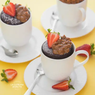 Mug Cake de Chocolate con Dulce de Leche